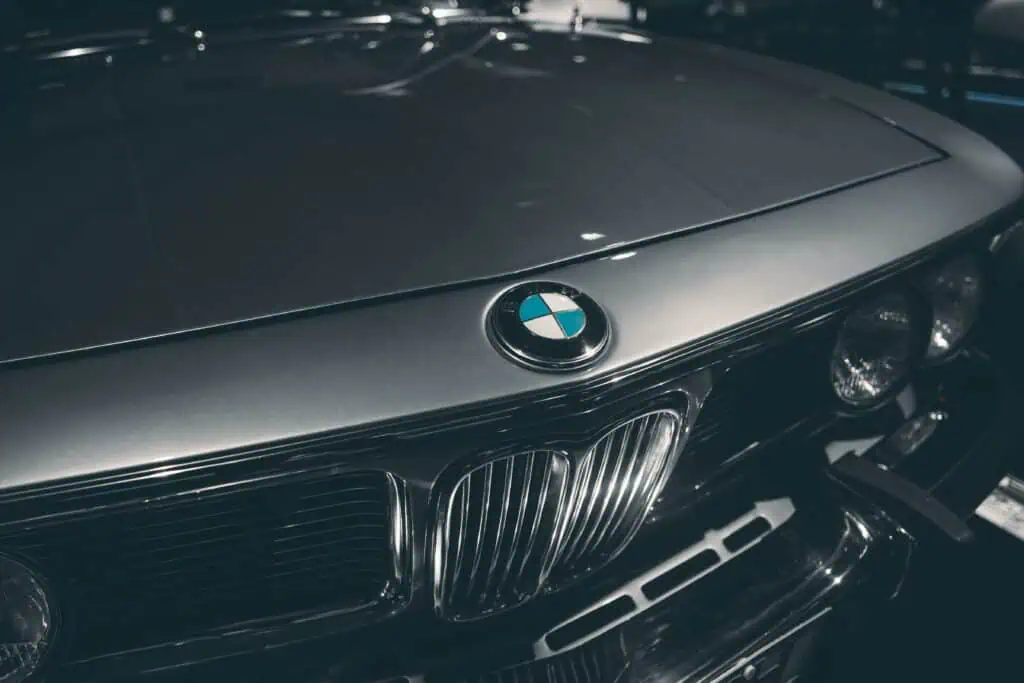 購買 BMW二手車，外觀及車輛結構都是要特別注意的細節